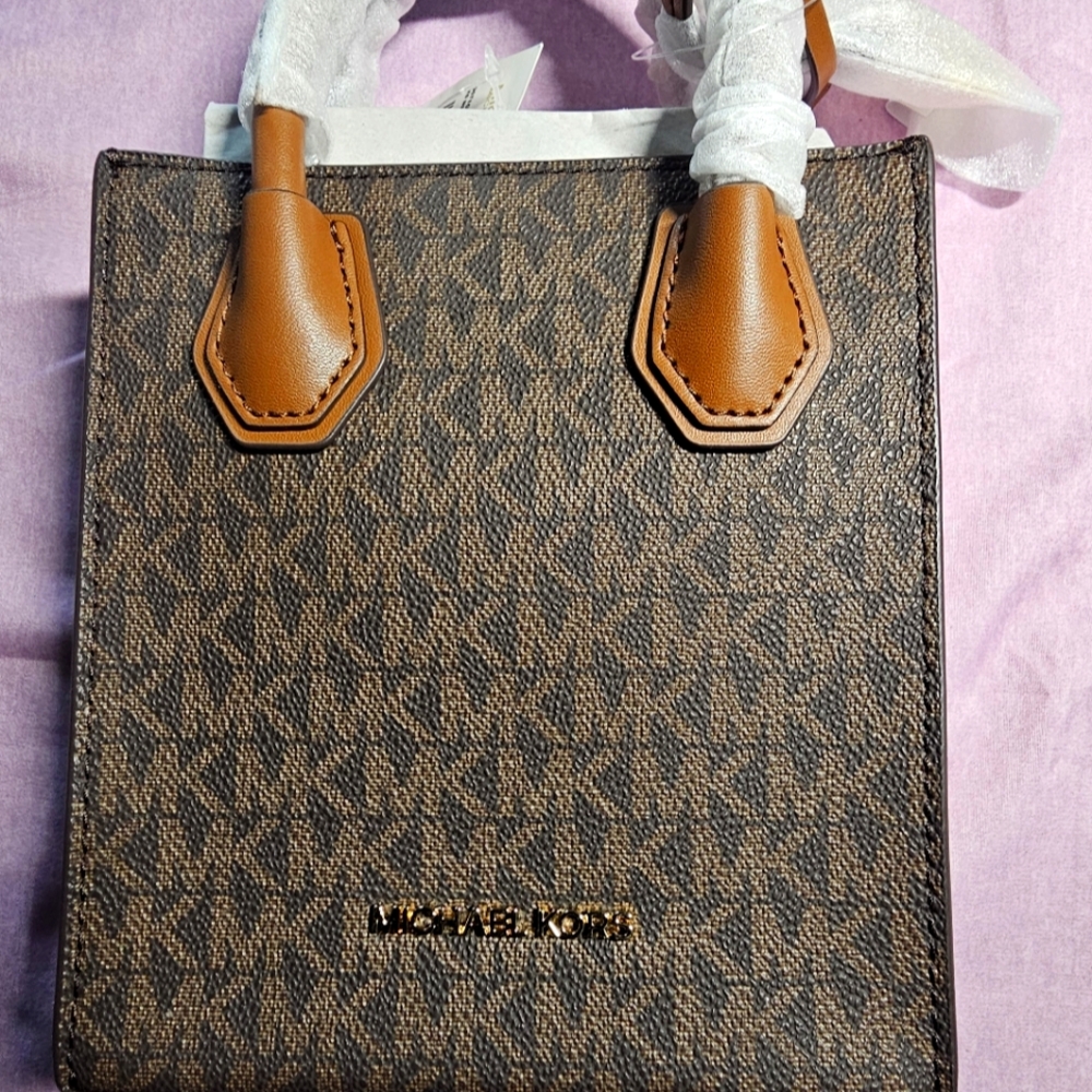 Mercer X-Small logo and leather crossbody. (BROWN)